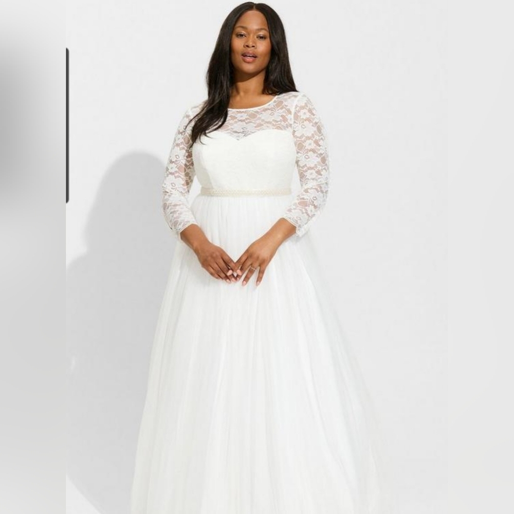 torrid White Lace Long-Sleeve Bridal Gown